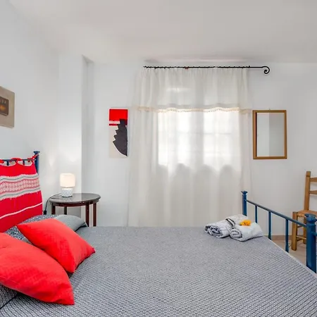 アパート 6 Molara